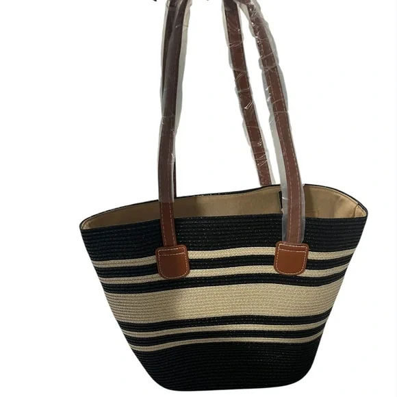 1378. Striped Black and Cream Tote Bag and Matching Sun Hat - Picture 3 of 6